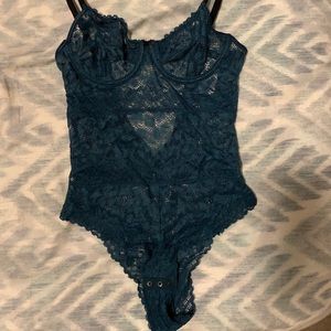 Lace Guess body suit